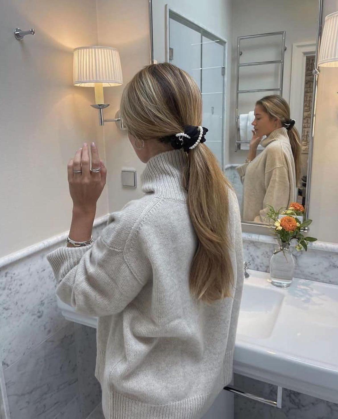 뽀송뽀송 화이트니트 입기☁️ 이미지5