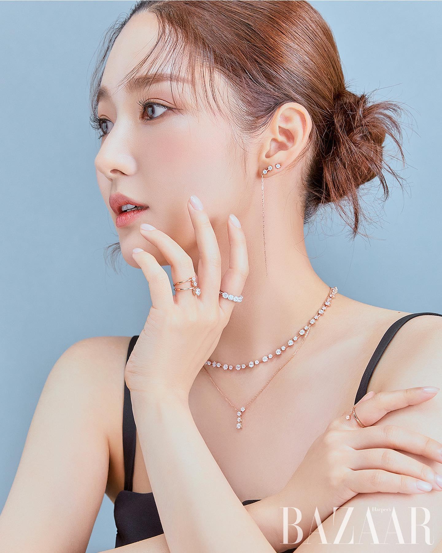 박민영 x 제이에스티나 만남🖤🤍
럭셔리한 갓민영 주얼리룩💎❤️@역시예뻐 #광고 이미지2