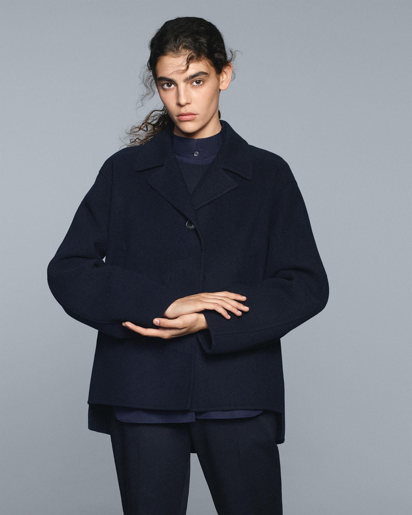 21년 F/W +J 컬렉션 11/12 런칭🖤
디자이너 질샌더 콜라보🕵🏻♀️🧥 강렬함과 감성의 진수 #광고 이미지2