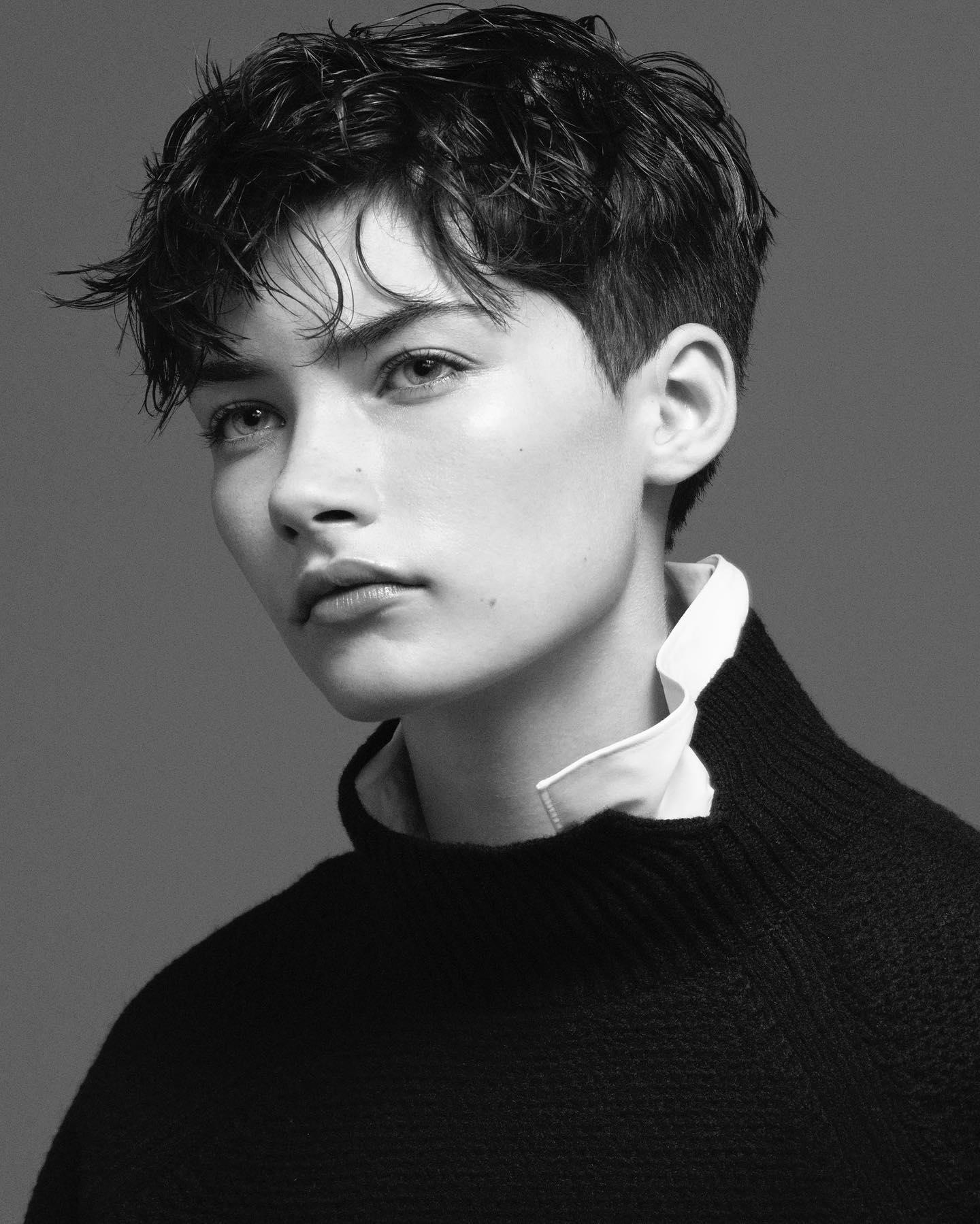 21년 F/W +J 컬렉션 11/12 런칭🖤
디자이너 질샌더 콜라보🕵🏻♀️🧥 강렬함과 감성의 진수 #광고 이미지5