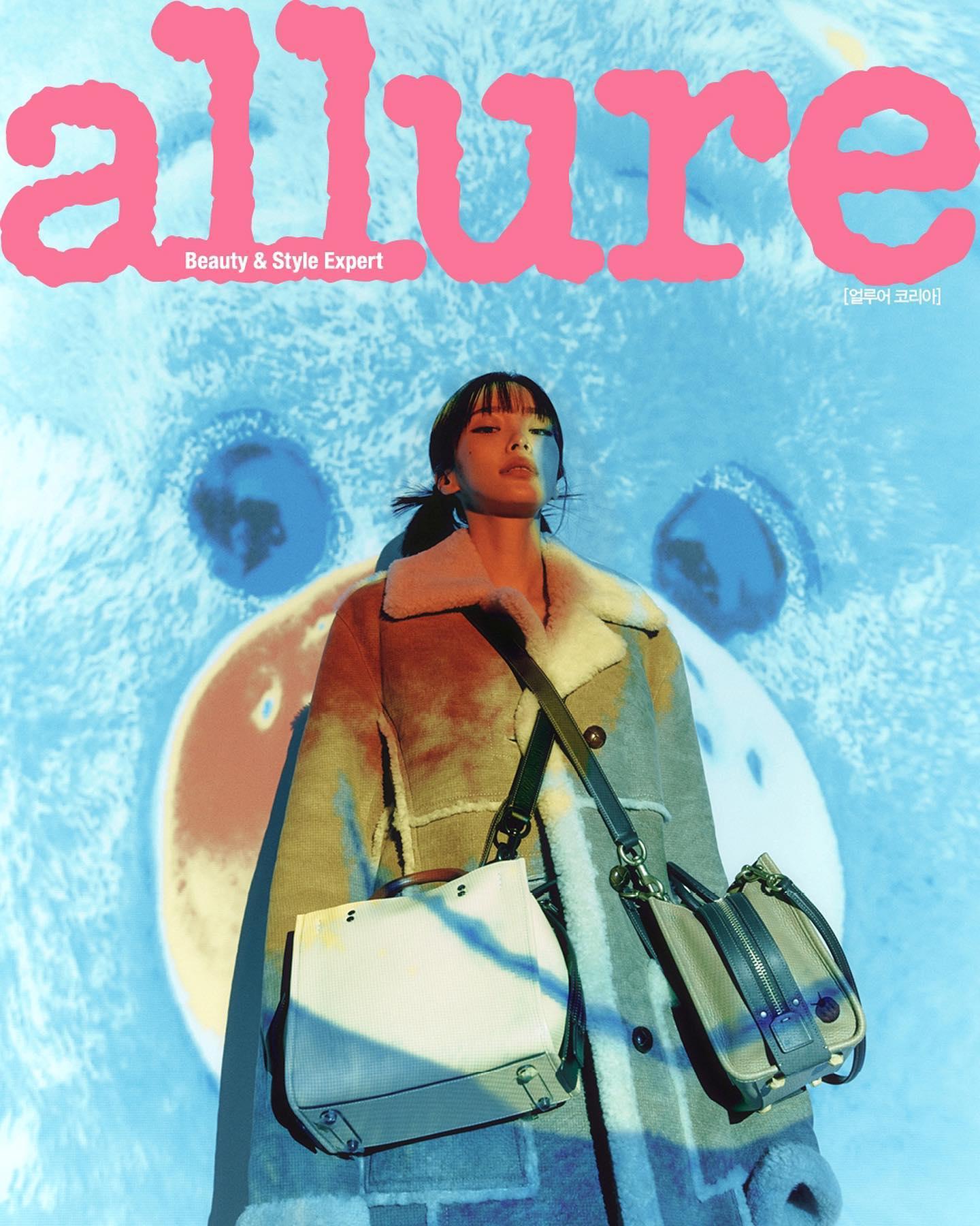 뮤지션 헤이즈 x 코치 로그백🤎❤️ 이미지2