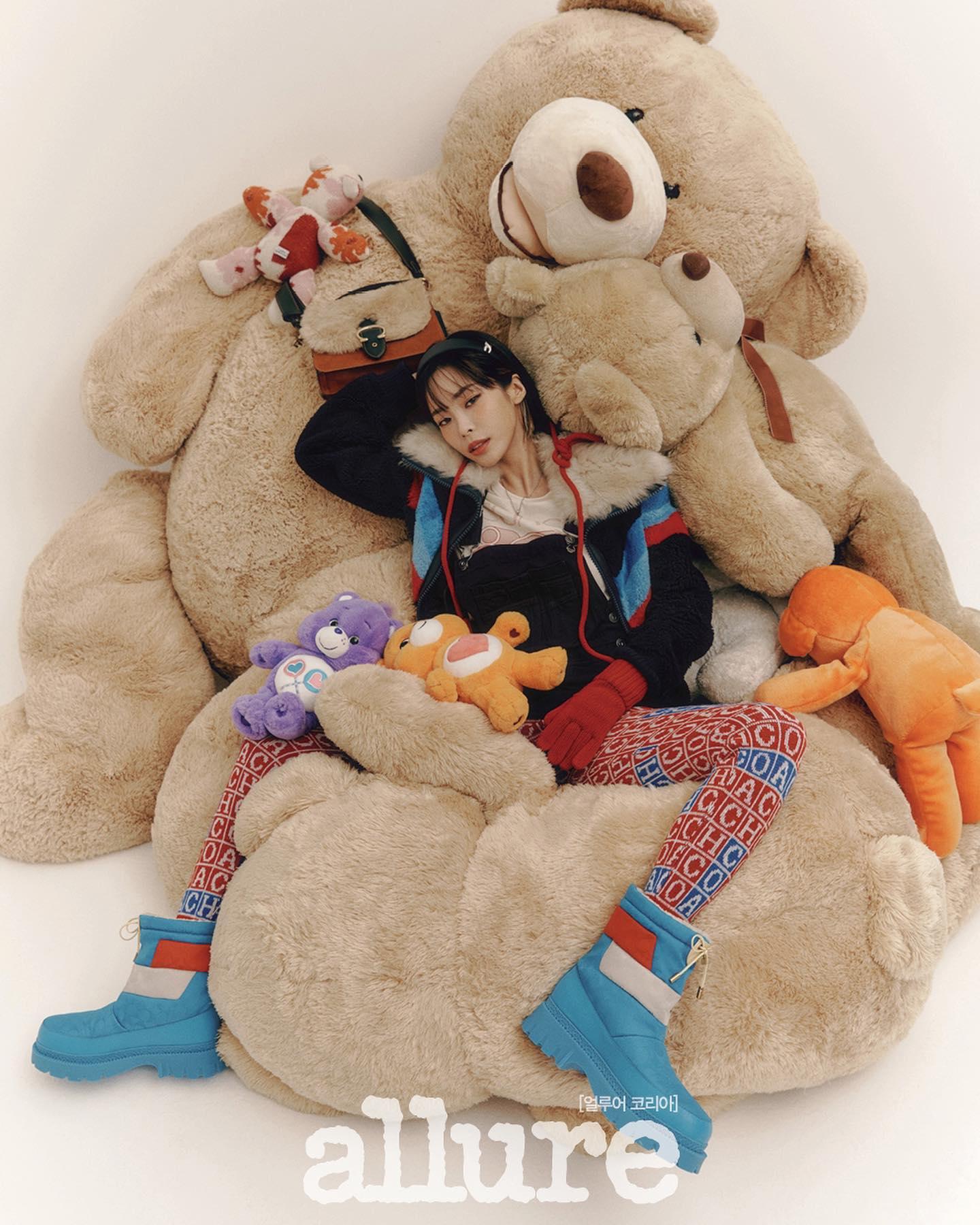 뮤지션 헤이즈 x 코치 로그백🤎❤️ 이미지5