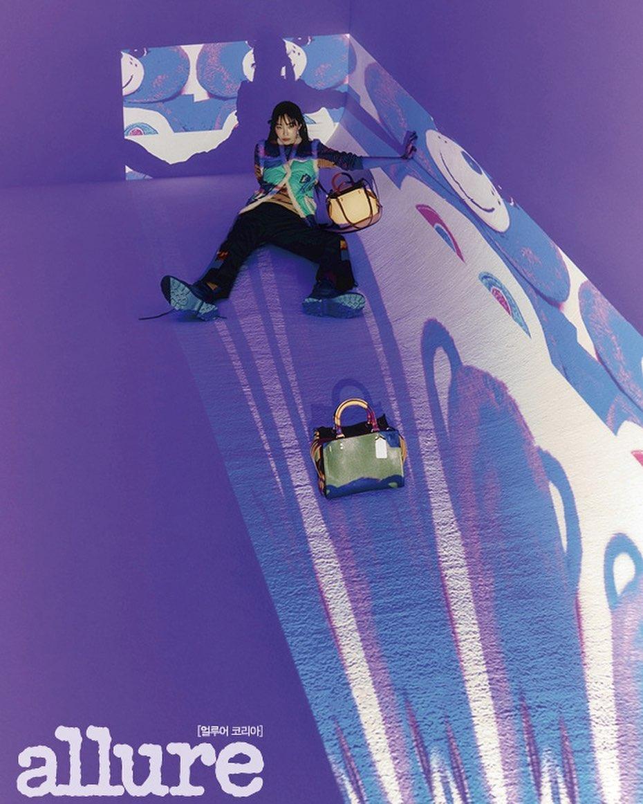 뮤지션 헤이즈 x 코치 로그백🤎❤️ 이미지6