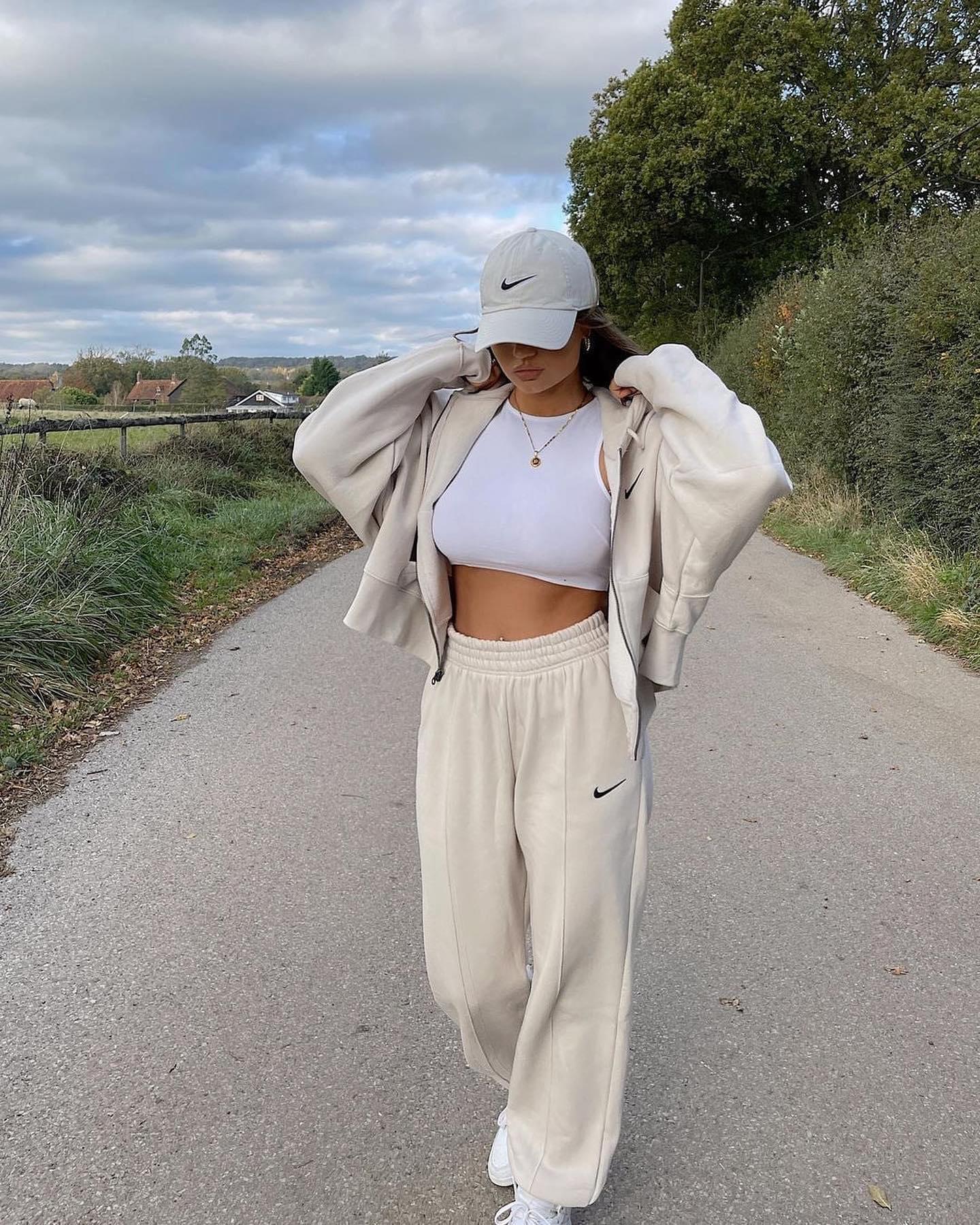 츄리닝은 세트로 입어야 제맛🤎💚 이미지5