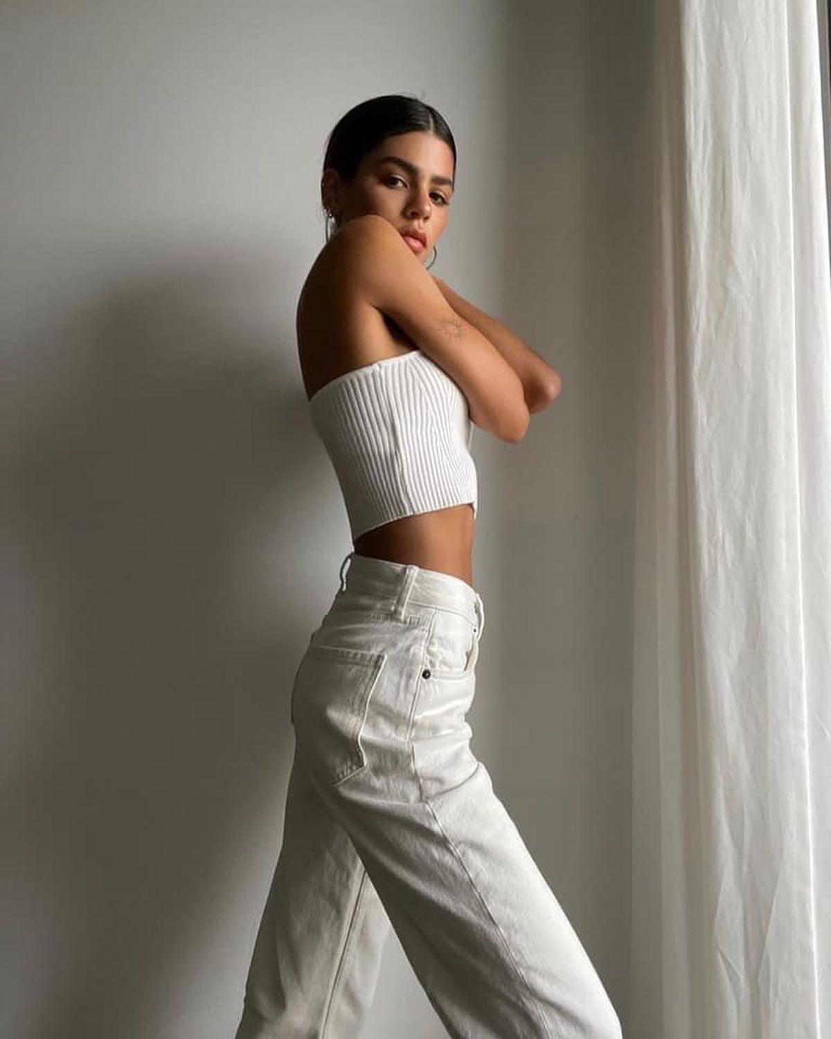 바지는 깨끗한 화이트로🤍 이미지5