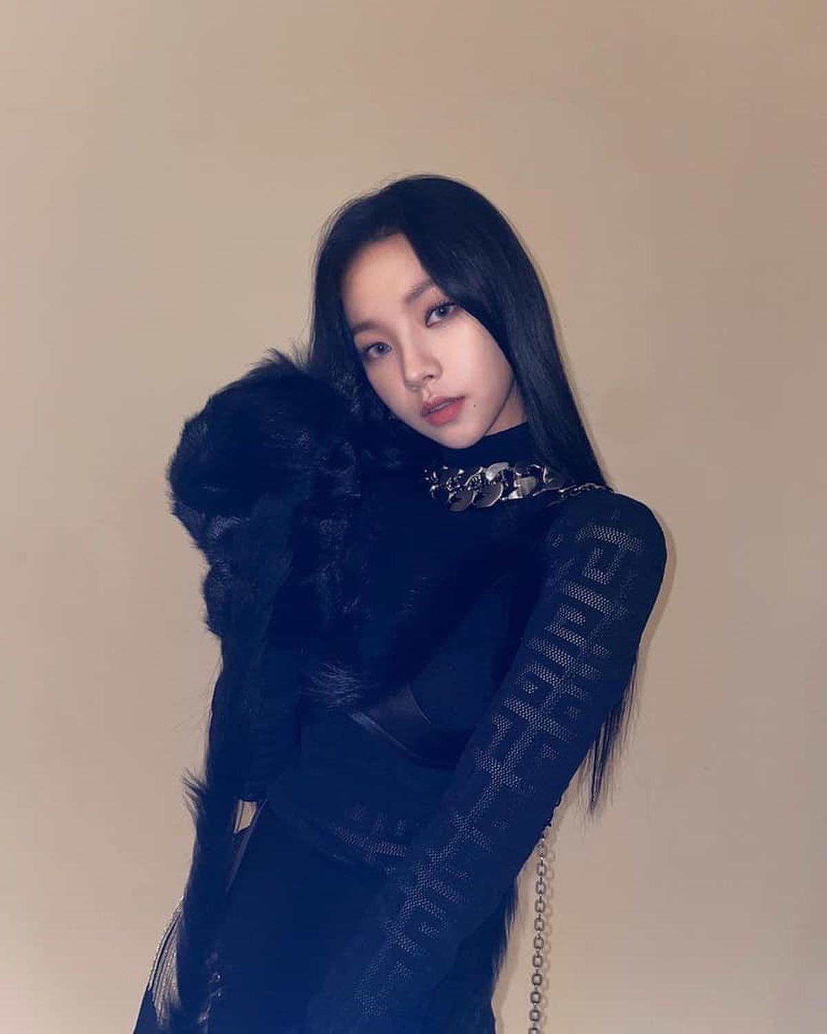 미모가 광야로 무한확장@카리나💫 이미지7