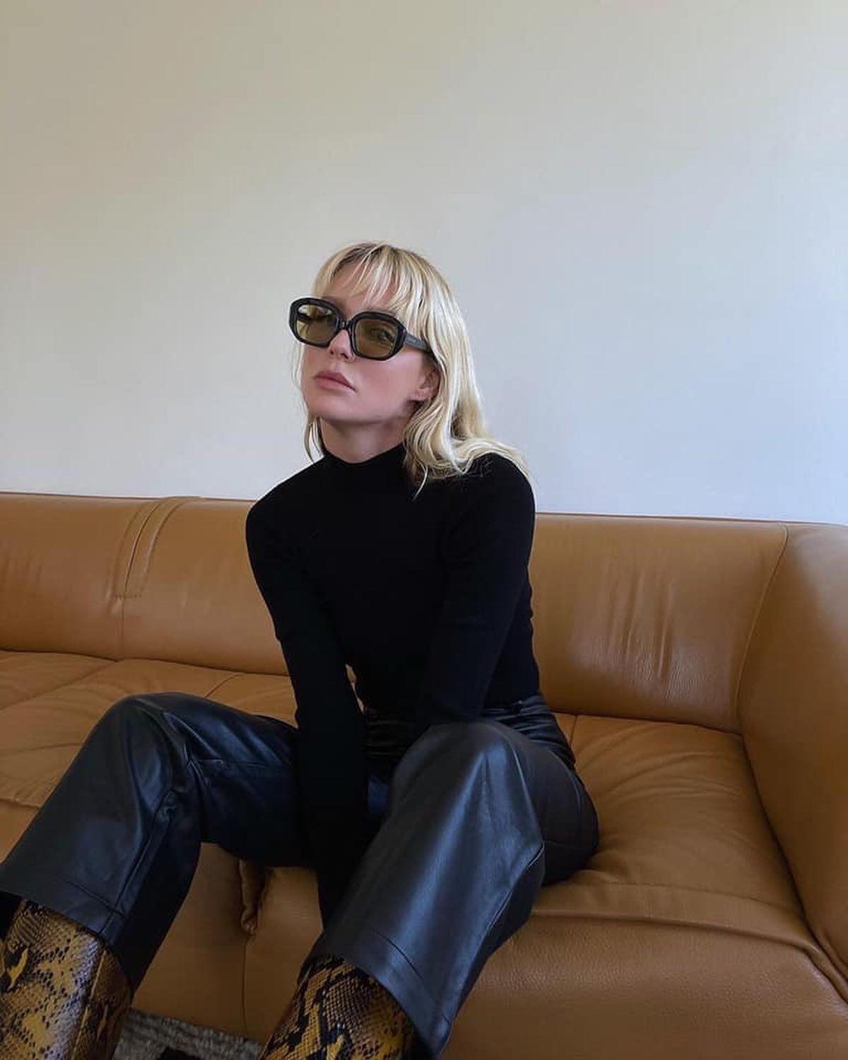 선글라스는 지금 끼는거야😎🖤 이미지4