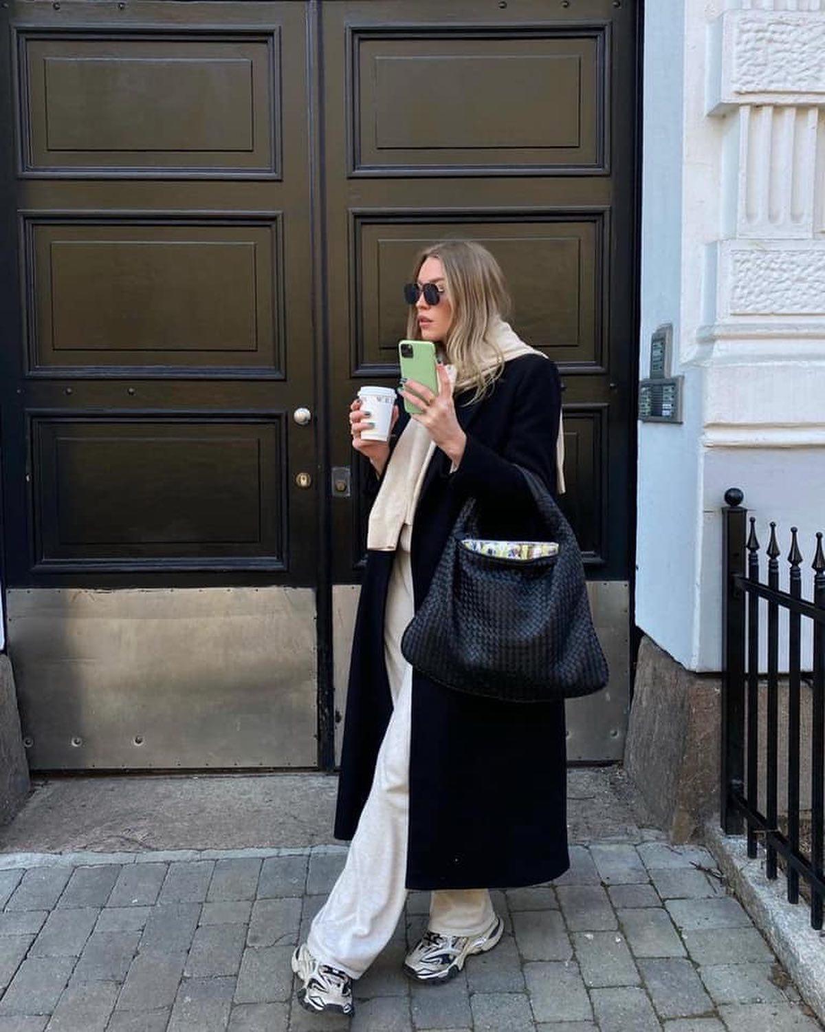 내 키만한 롱코트 입기🧥🖤 이미지3