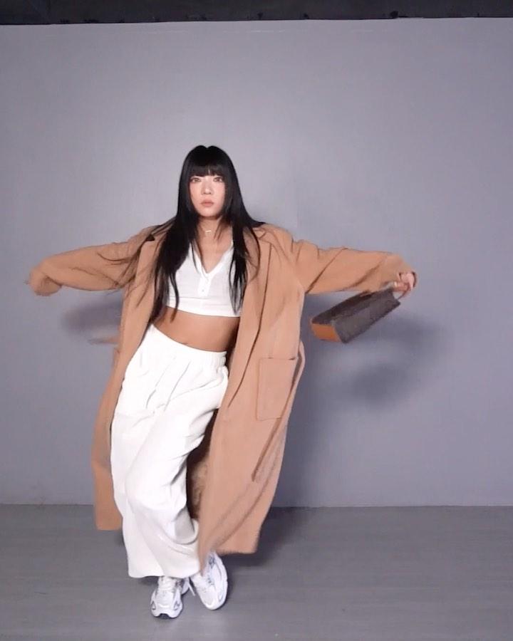 가방룩까지 찢었다!!🥜❤️피넛언니
질스튜어트 x 스우파 피넛 가방춤👜💃🏻@신난다🔥 #광고 이미지2