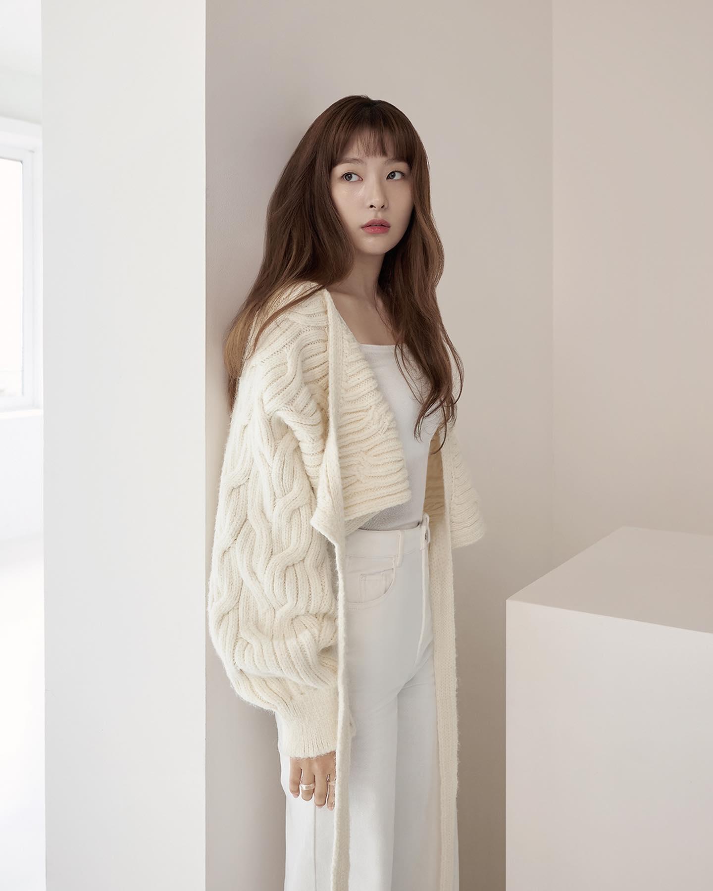 슬기 x 어뮤즈🤍맑은피부 @예뻐​ 이미지3