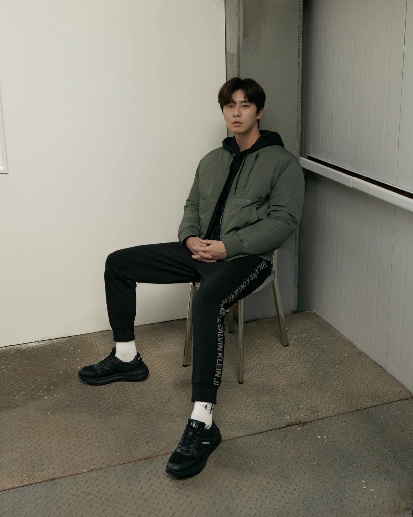 남친 겨울룩을🤍🖤@공유합니다
캘빈클라인 진 x 박서준😎❤️훈훈하고 따스한 조합 #광고 이미지10