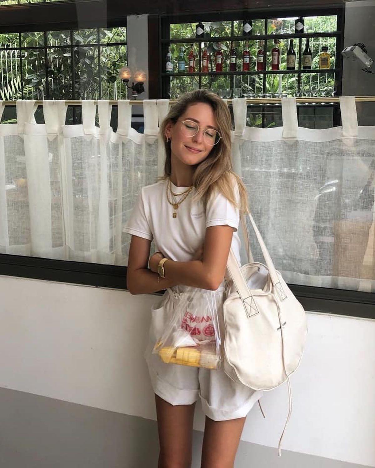 화이트 숏팬츠로 깔끔한 룩🤍💖 이미지2