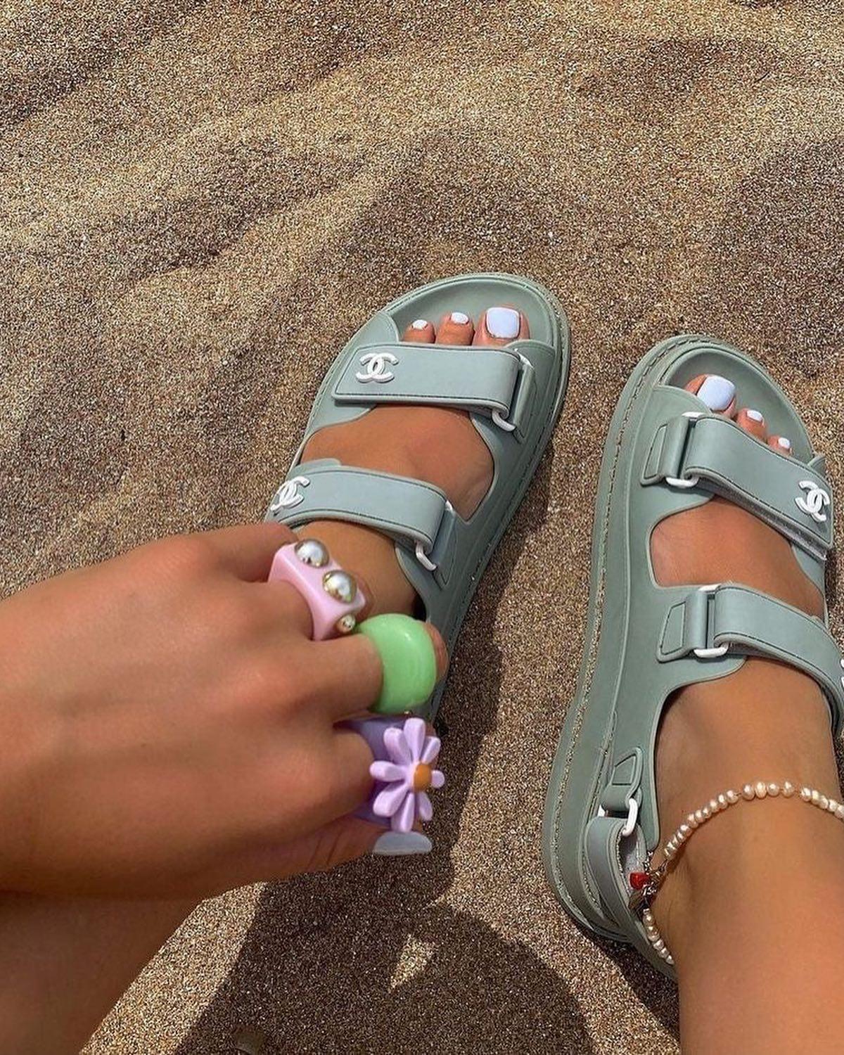 그저 영롱한 샤넬 샌들✨🖤 이미지5