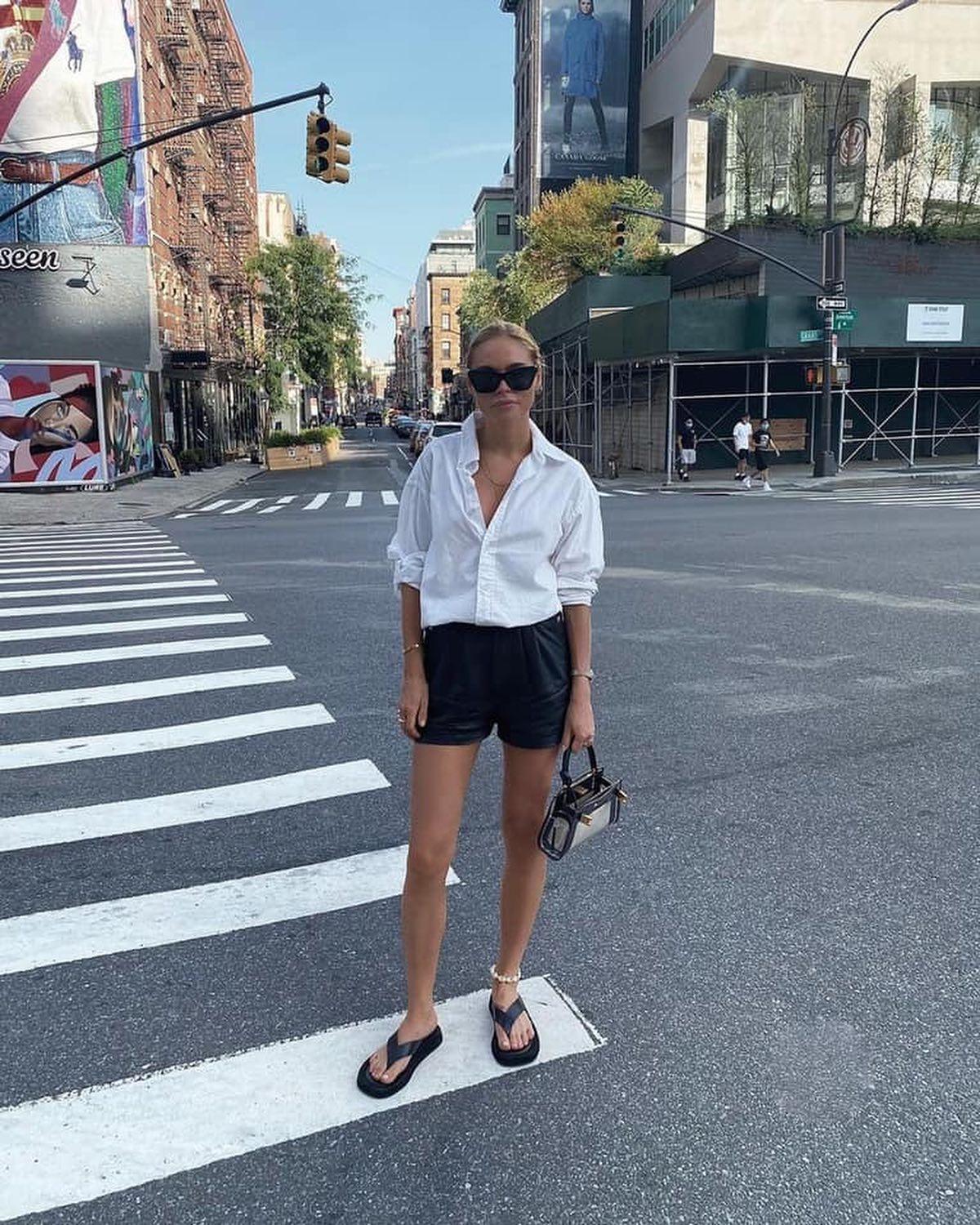 셔츠에 반바지 @어때💙🤍 이미지5