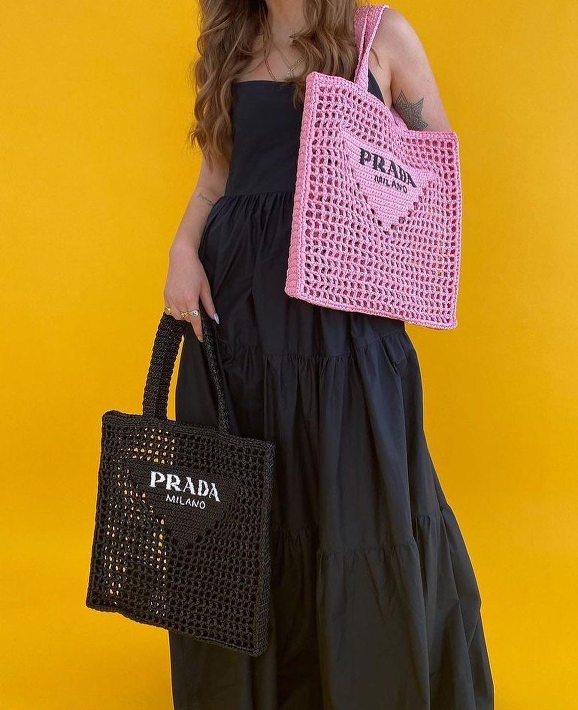 시선강탈 시원한 프라다 네트백🌊 이미지4