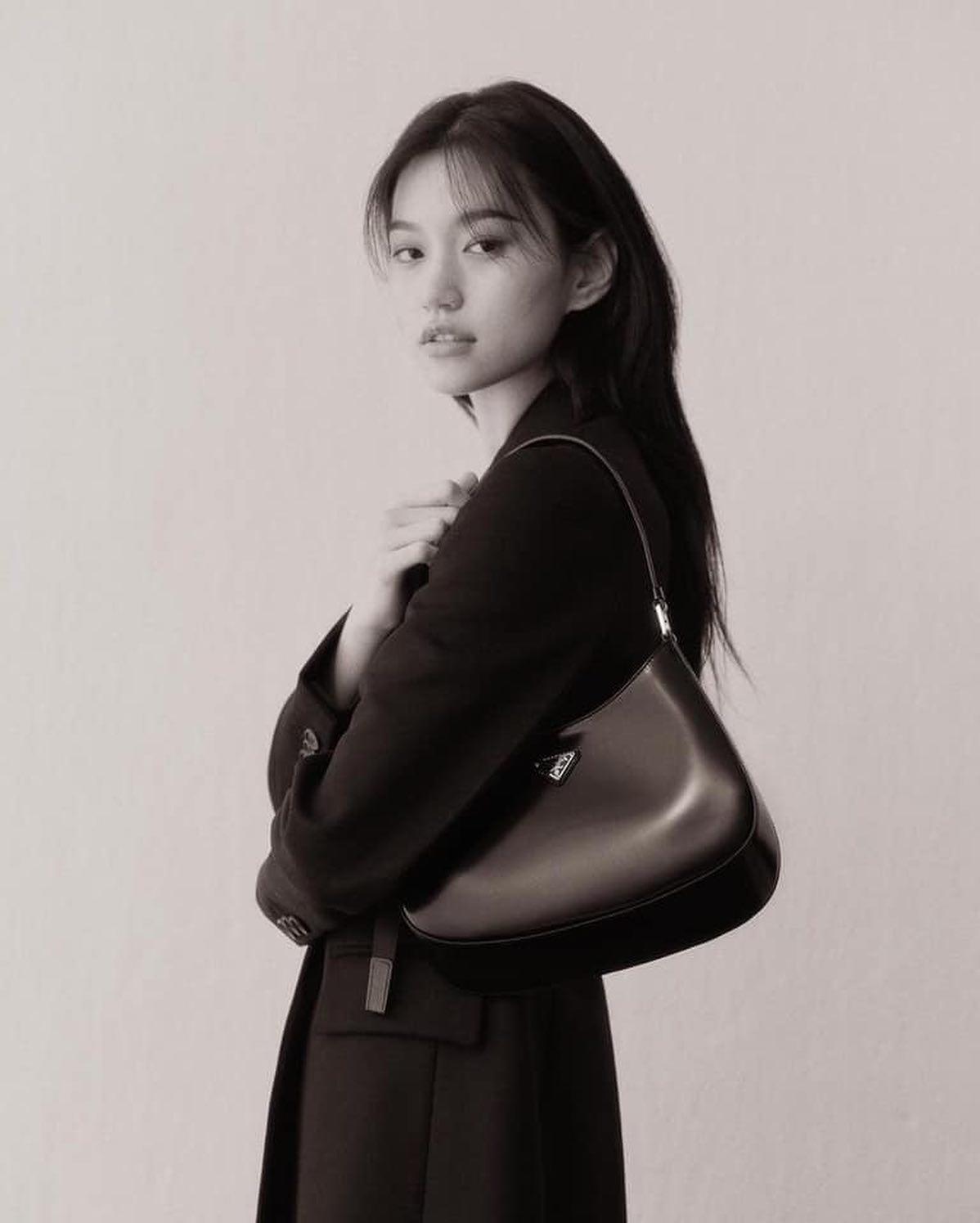 프라다의 새로운 클래식백😎🖤 이미지