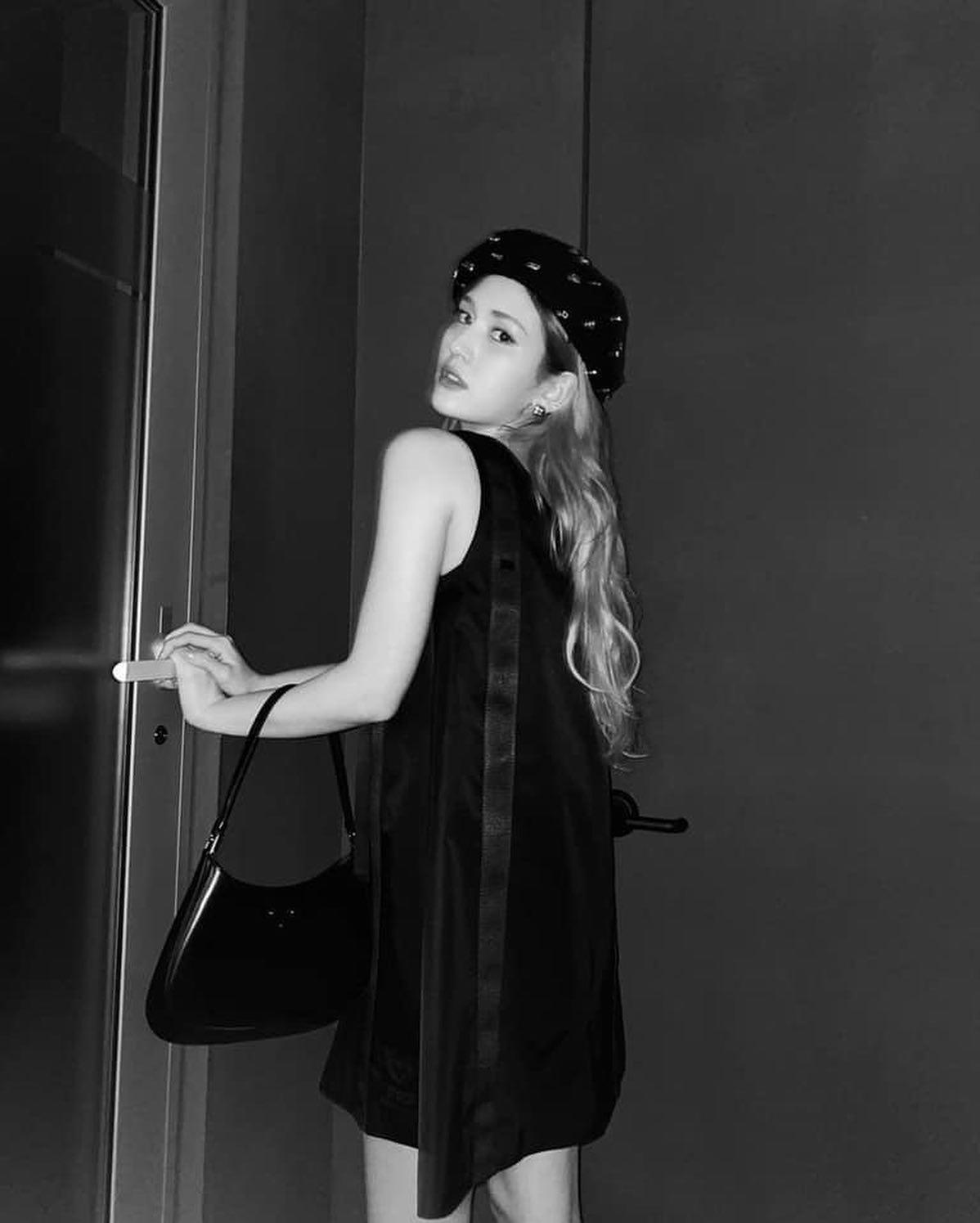 프라다의 새로운 클래식백😎🖤 이미지