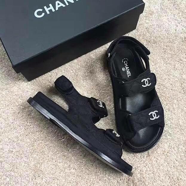 갖고 싶은 올여름 샤넬 샌들🖤 이미지