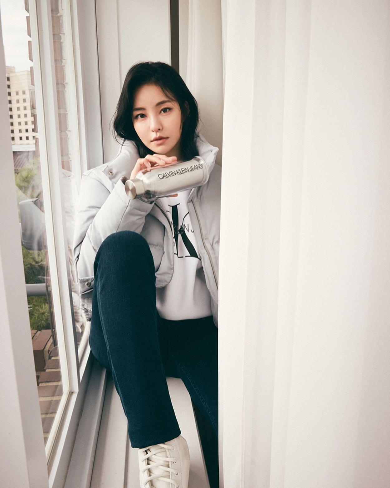 꼬북좌 언니 x 캘빈클라인진🐸🧡
흥하는 쁘걸 유정언니 겨울 코디👖😎 @다예쁘당 #광고 이미지2