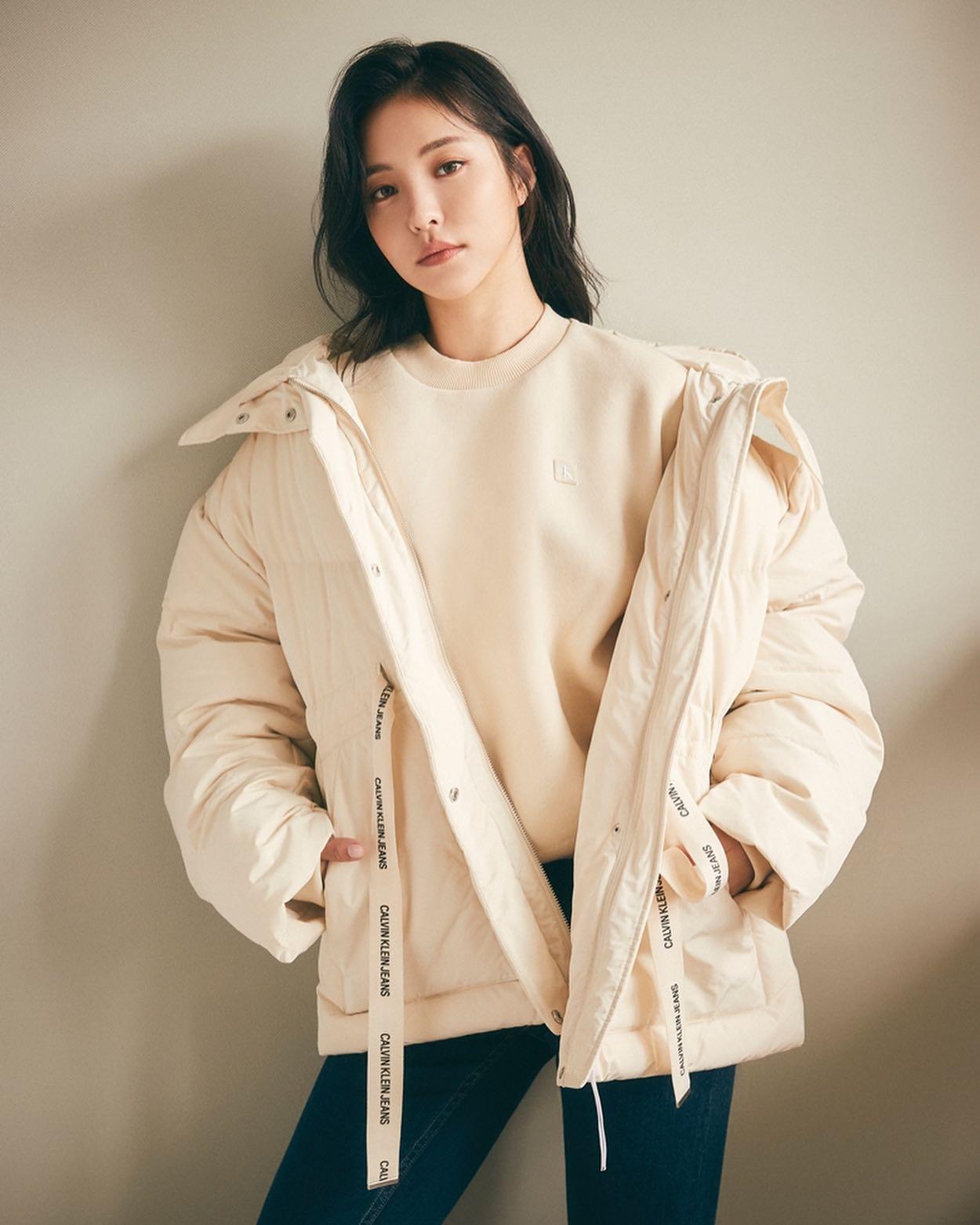 꼬북좌 언니 x 캘빈클라인진🐸🧡
흥하는 쁘걸 유정언니 겨울 코디👖😎 @다예쁘당 #광고 이미지3