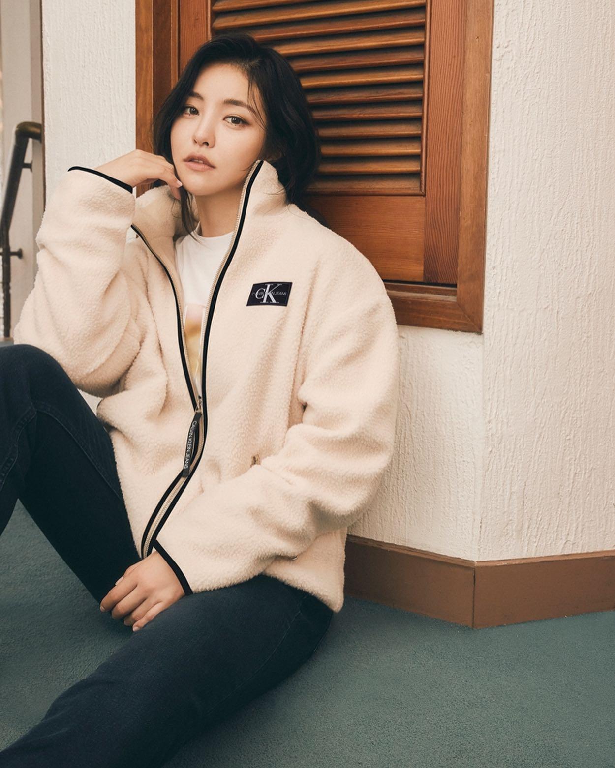 꼬북좌 언니 x 캘빈클라인진🐸🧡
흥하는 쁘걸 유정언니 겨울 코디👖😎 @다예쁘당 #광고 이미지7