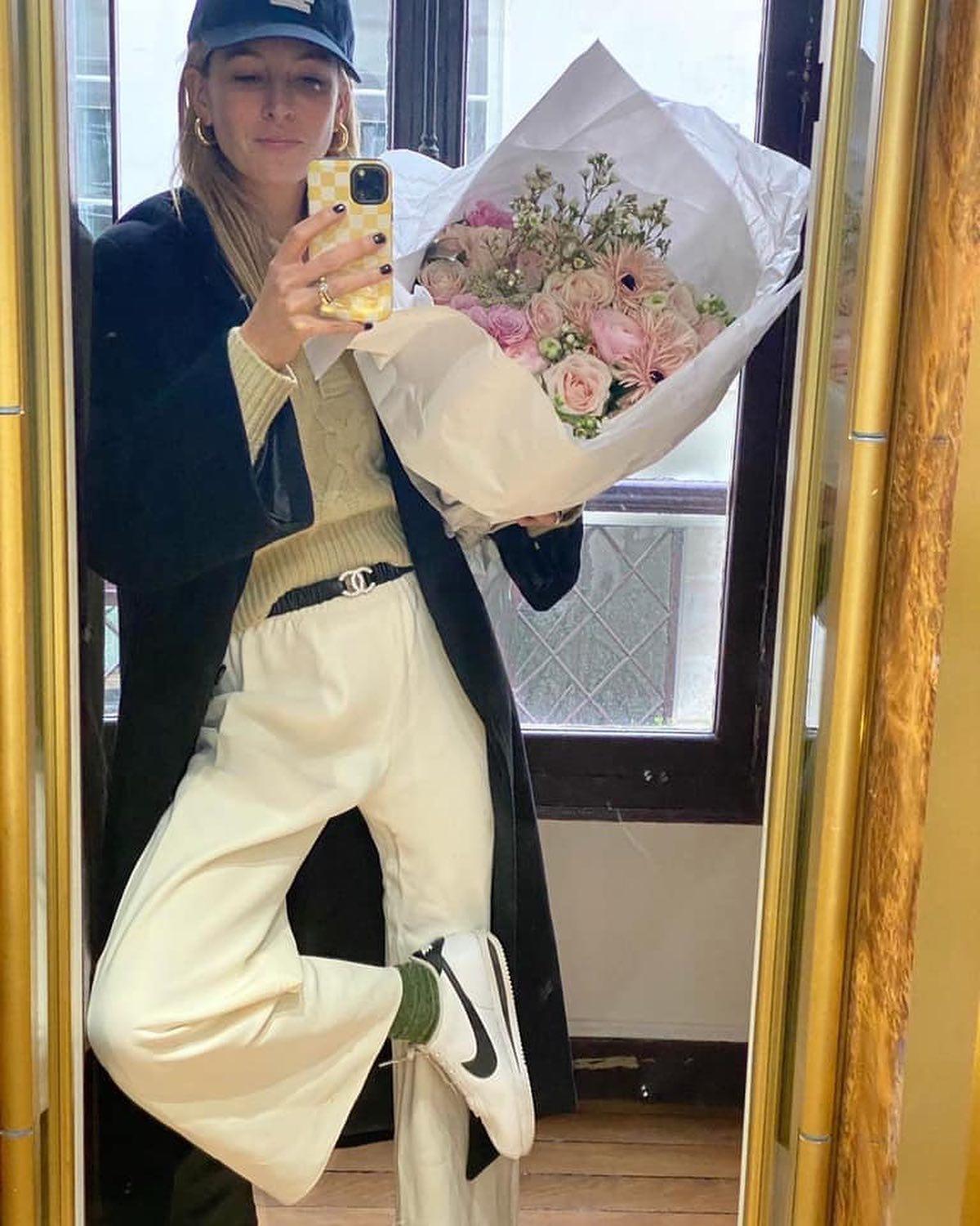 센스있는 화이트팬츠 코디🤍 이미지2