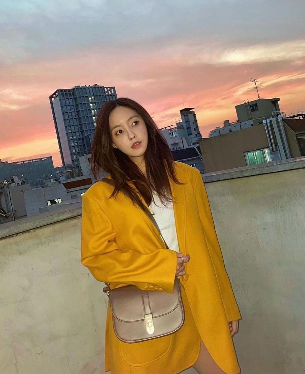 효민언니 구도로 인생샷 건지기💖 이미지6