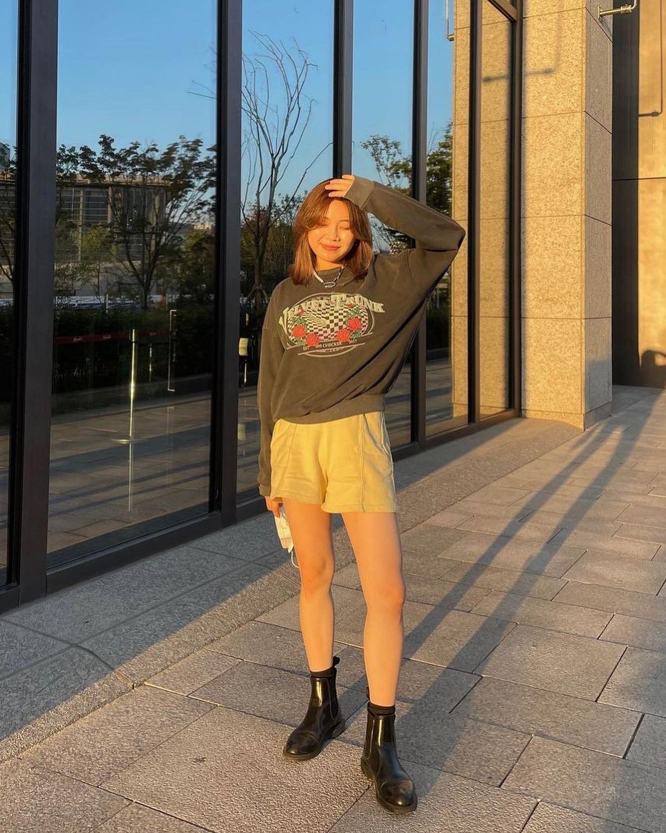 그래픽 맨투맨🌹🖤리스트 @추가 이미지3