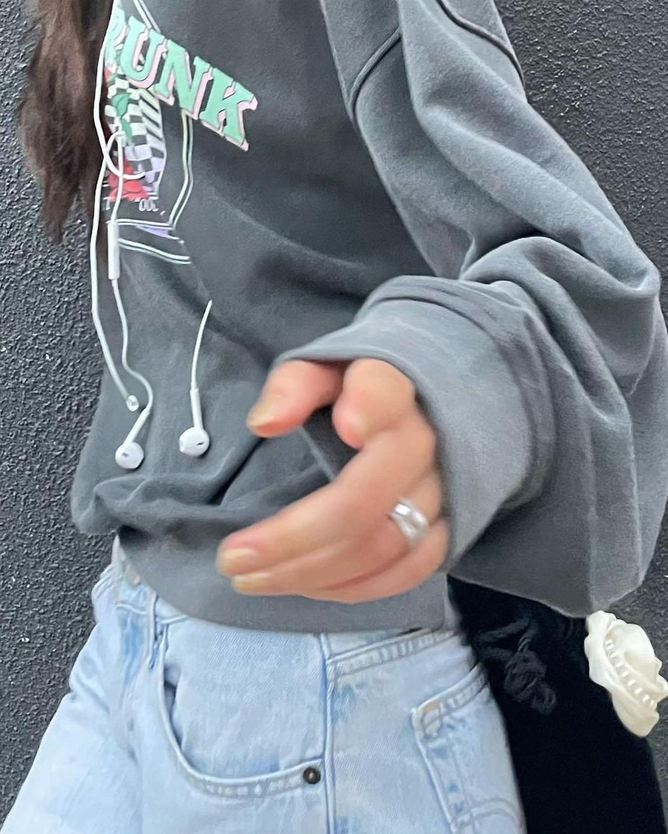 그래픽 맨투맨🌹🖤리스트 @추가 이미지5