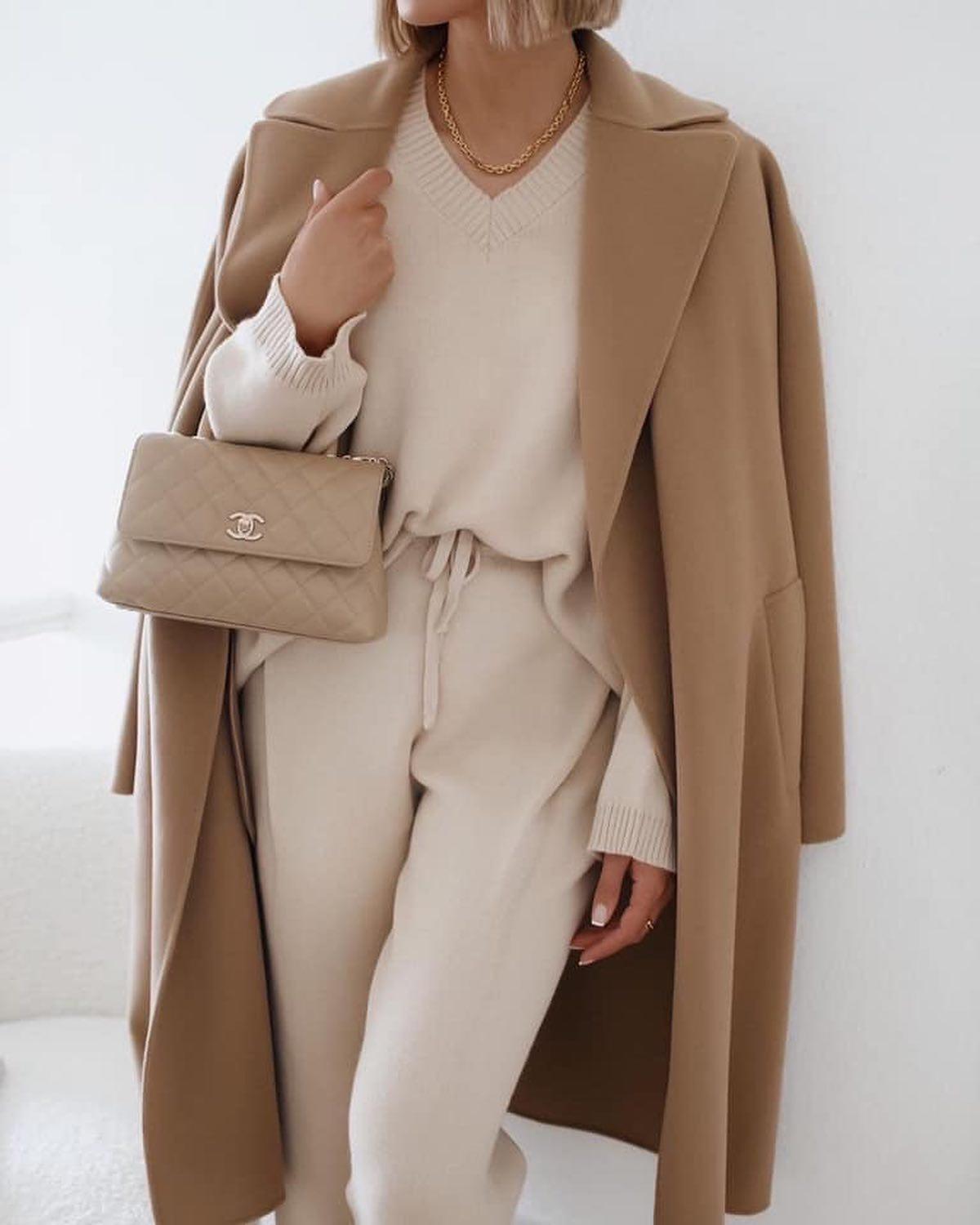 소프트한 니트룩 무드🥛🤍 이미지3