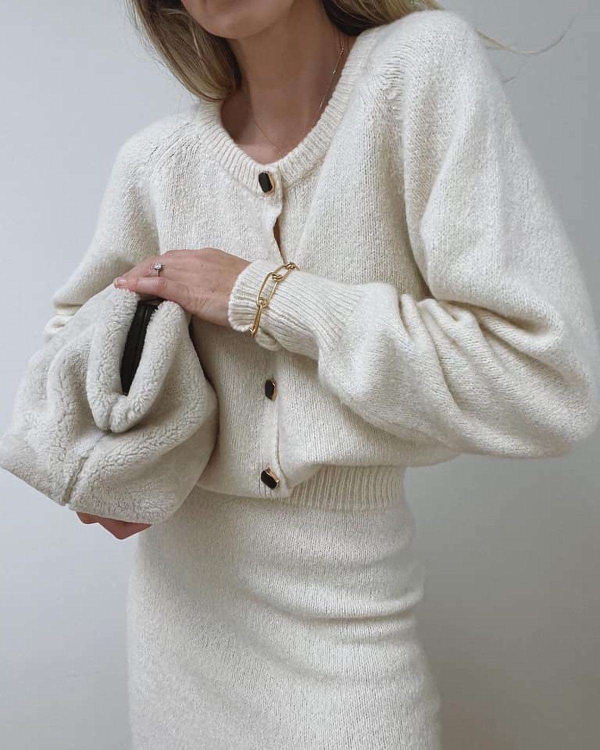 소프트한 니트룩 무드🥛🤍 이미지4