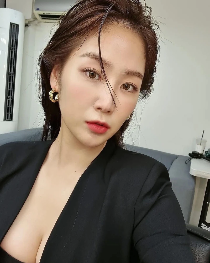팔방미인 소유의 치명적 매력🖤❤️ 이미지1