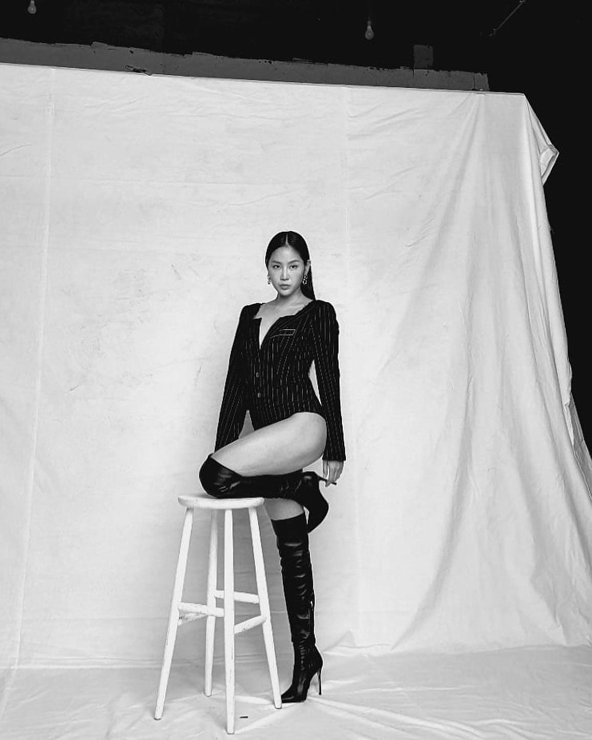 팔방미인 소유의 치명적 매력🖤❤️ 이미지3