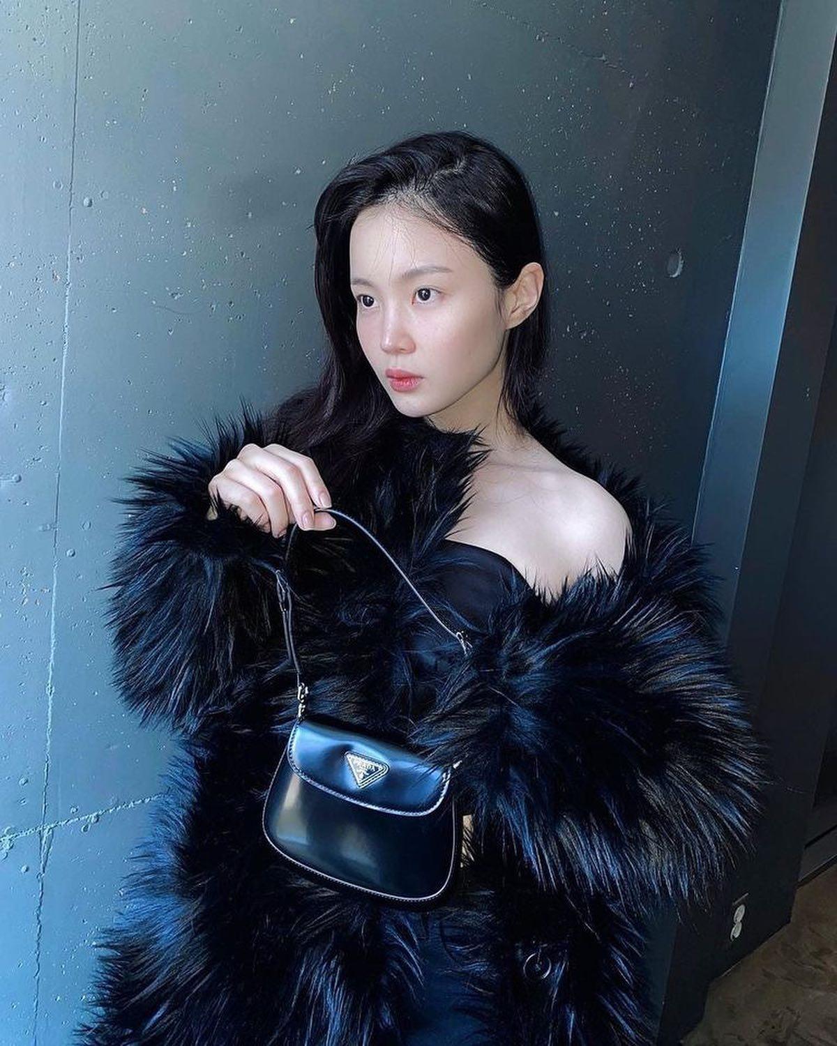 이쁨주의 이하이 데일리🖤🔥 이미지2