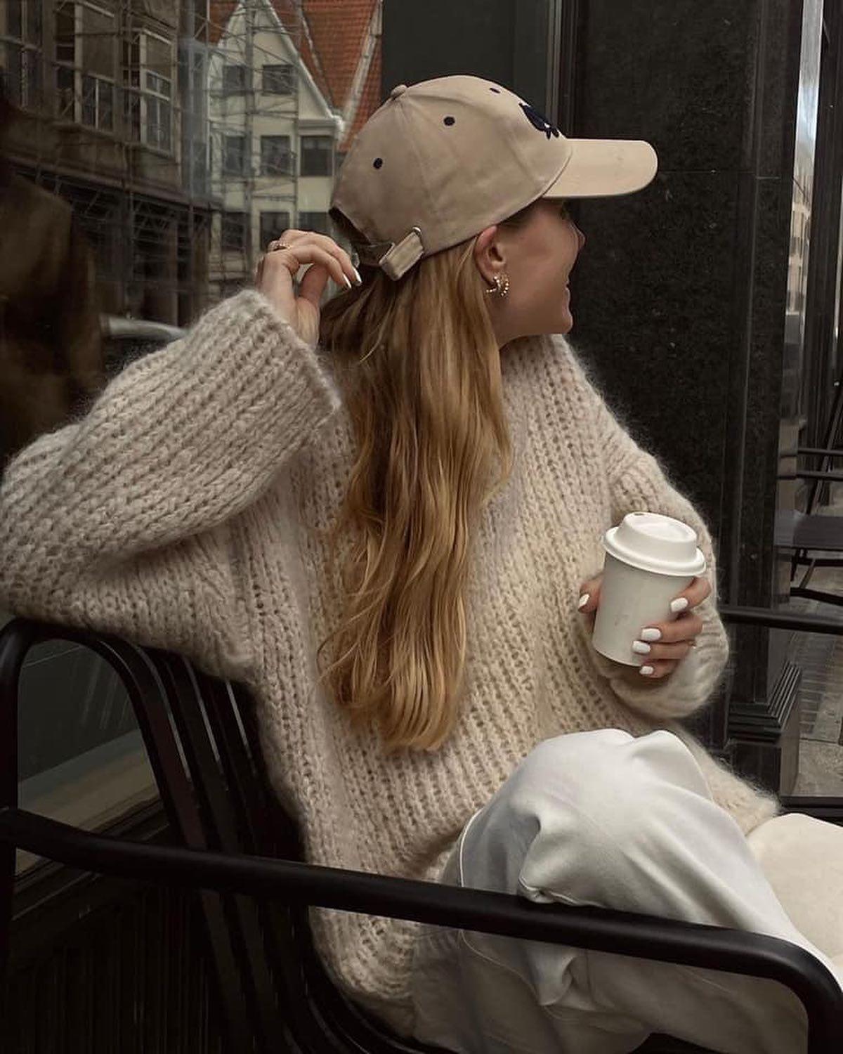 도톰한 니트가 필요해👀🖤 이미지4