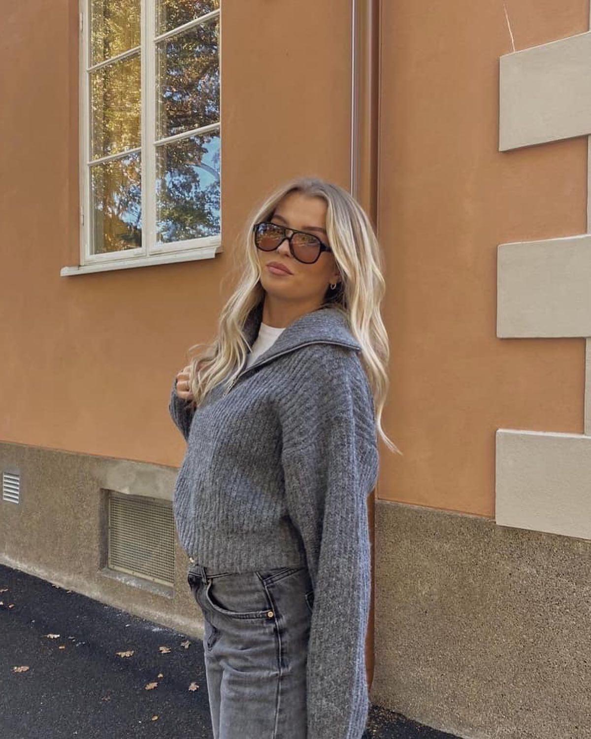 도톰한 니트가 필요해👀🖤 이미지6