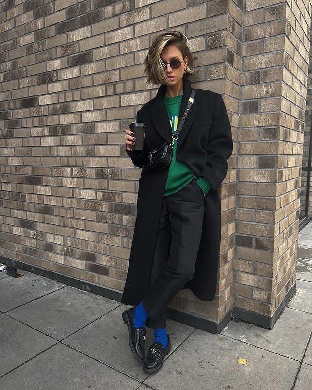 블랙 롱코트로 멋짐장착😎🖤 이미지3