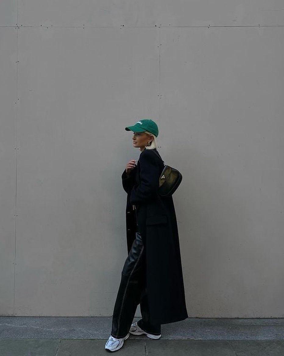 블랙 롱코트로 멋짐장착😎🖤 이미지4