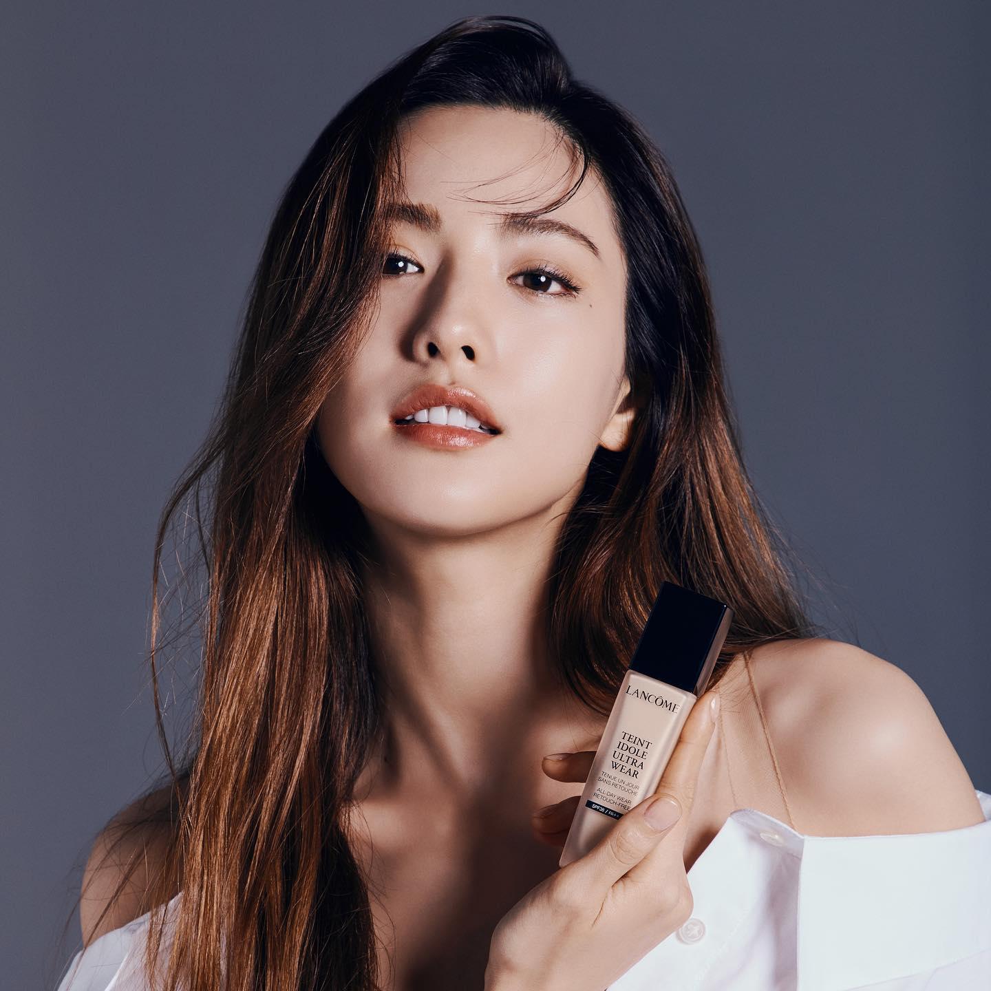 가을 예쁨 ❤️ 나나 x 랑콤
깨끗하고 화사한 피부톤에 볼드한 레드 립스틱💄💋#광고 #랑콤 이미지3