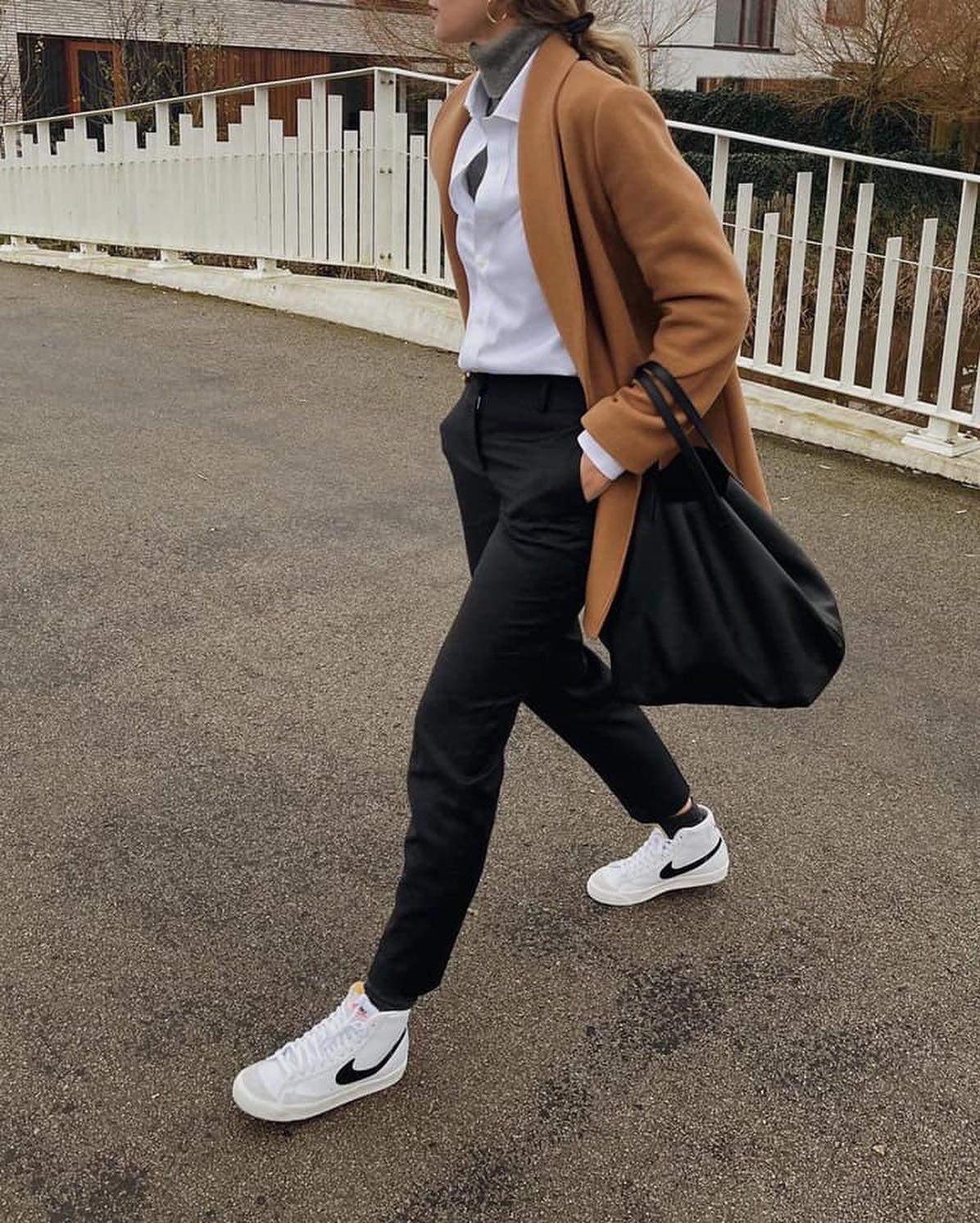 요즘은 토트백이 예뻐👻🙌🏻 이미지