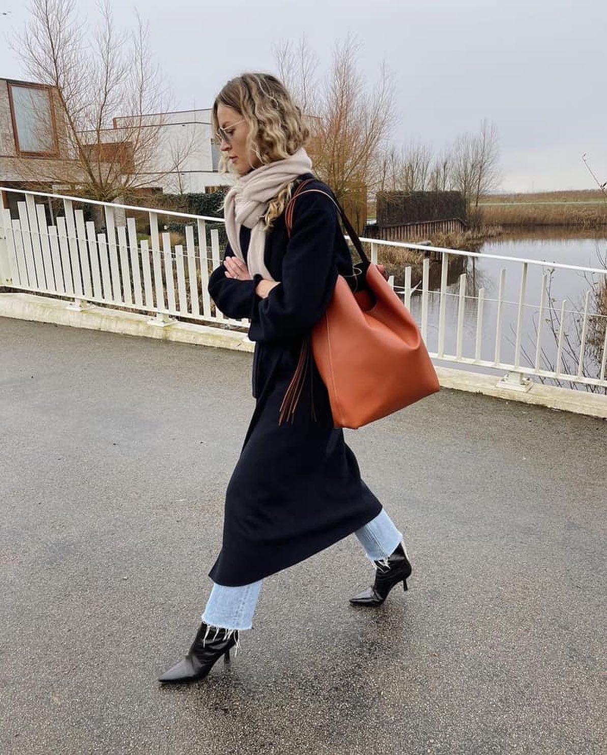 요즘은 토트백이 예뻐👻🙌🏻 이미지4