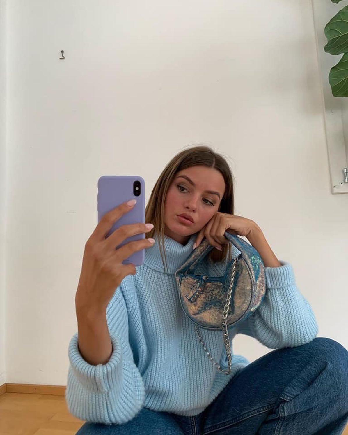 쌀쌀할 땐 목폴라 입기👍🏻🤎 이미지7