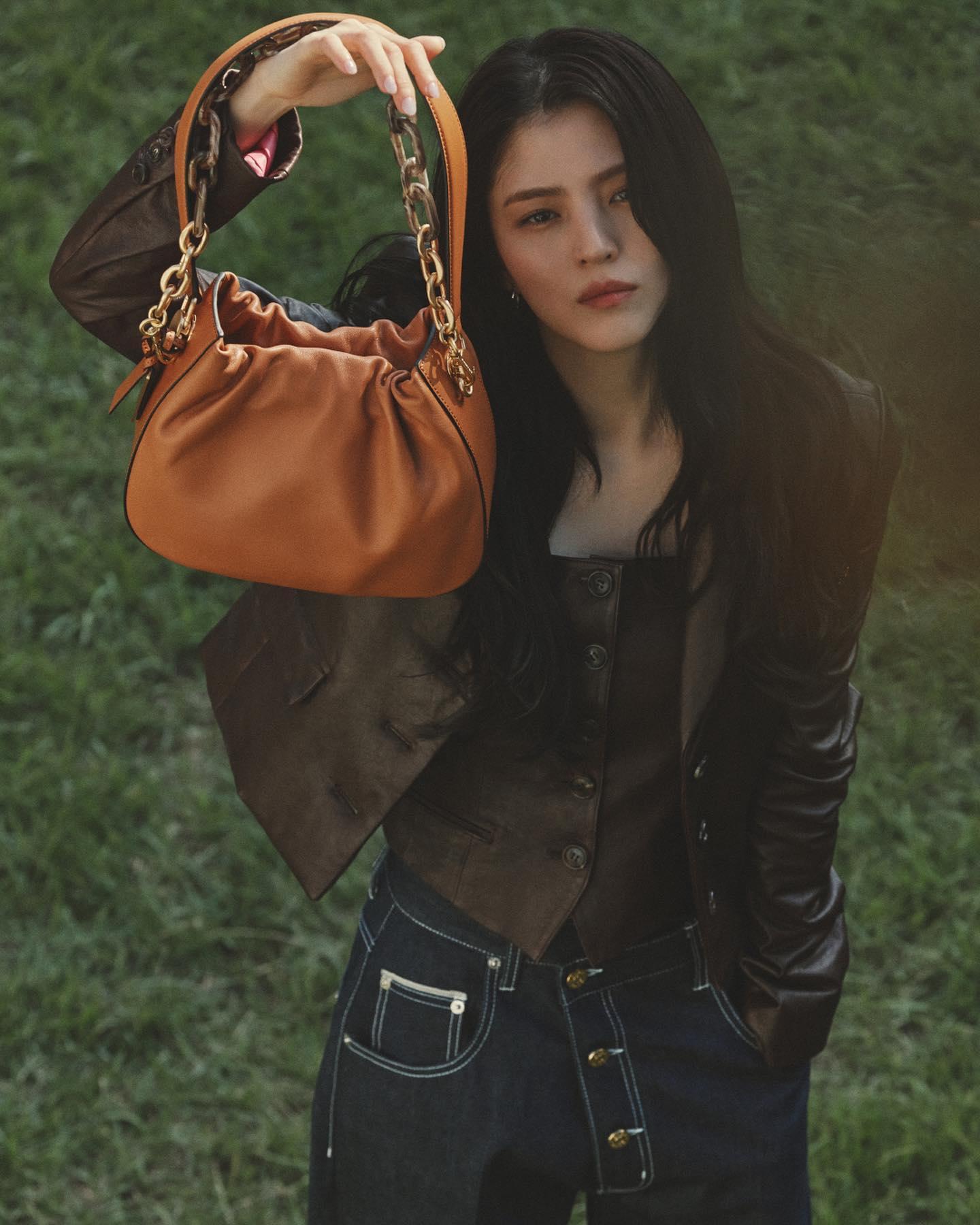 한소희 언니🤎💛가을가방 다했음 이미지8