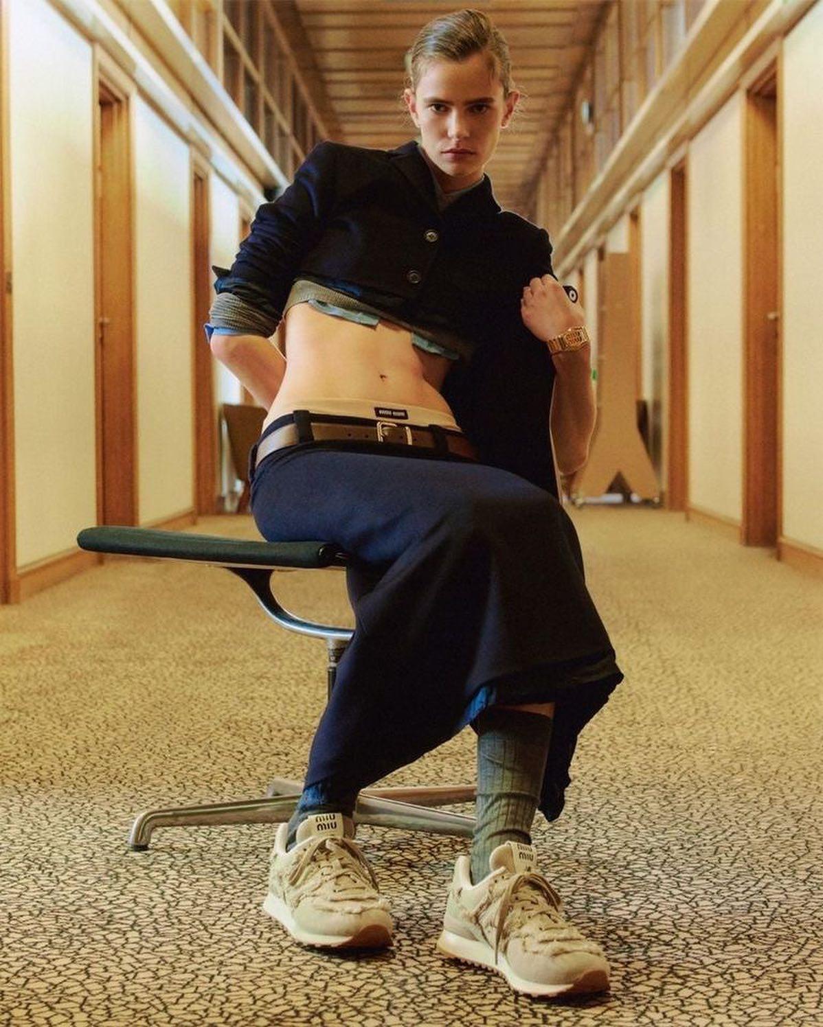 뉴발란스에 미우미우 곁들임🇺🇸😘 이미지