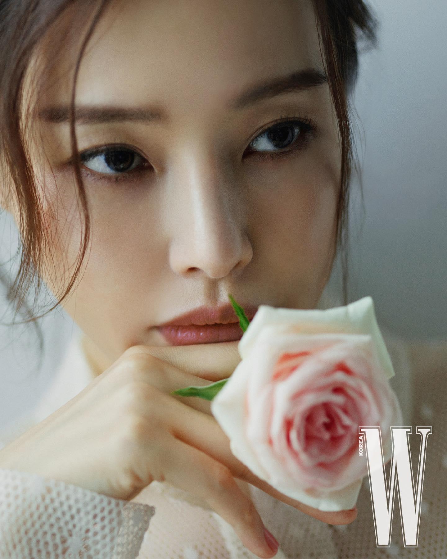 고급진 하늬언니🌹💖매력있어
이하늬 x 디올 프레스티지 화보❤️ @예뻐요 #광고 #디올뷰티 이미지2