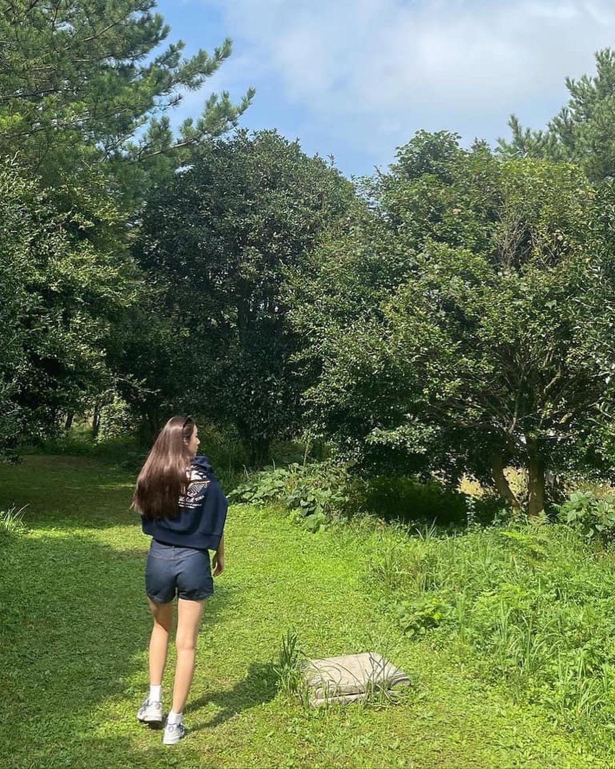 크리스탈 사복패션 매력💚💎 이미지9