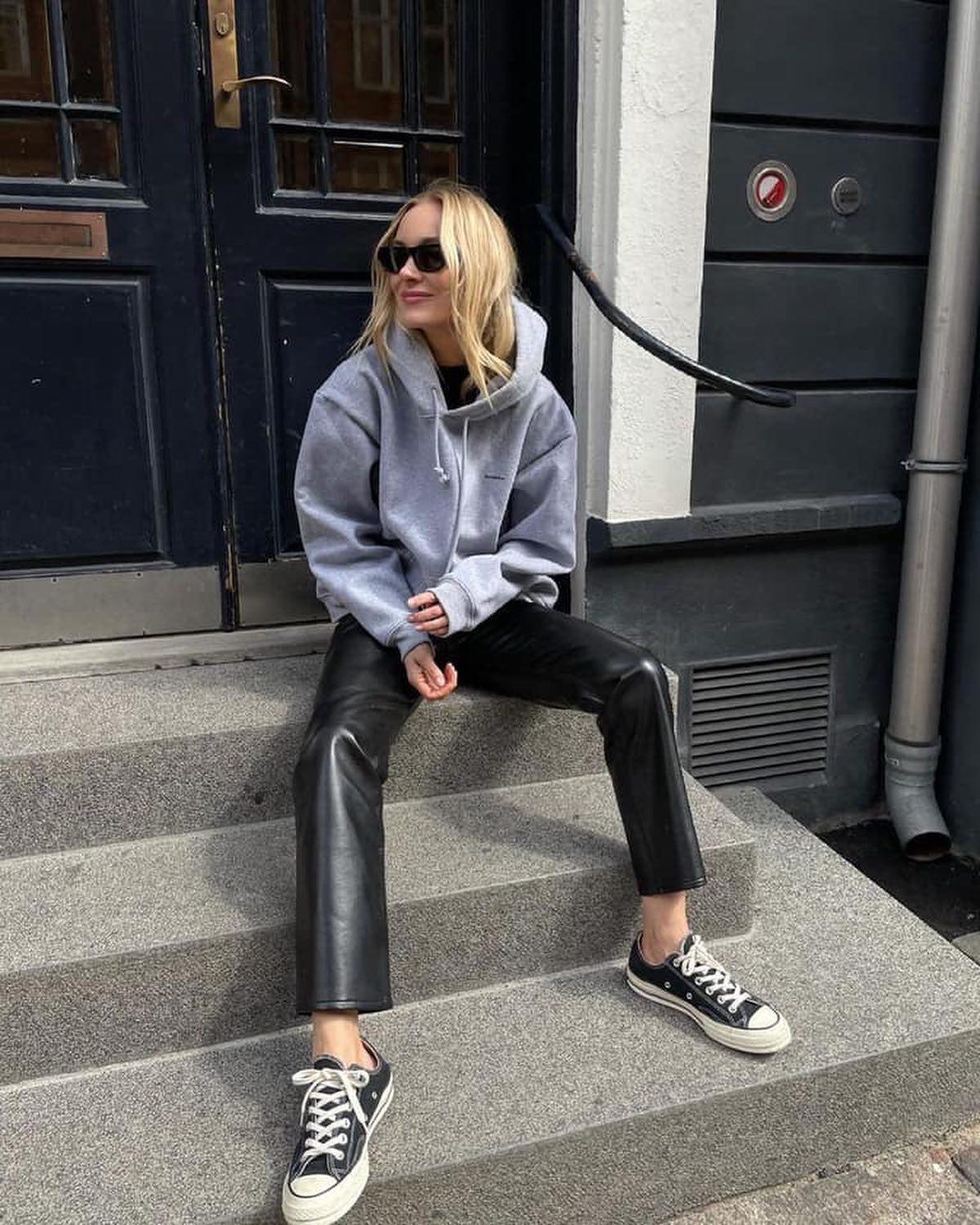 가죽바지 하나로 패피😎🖤 이미지