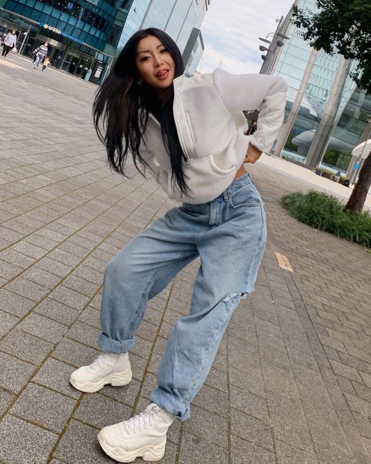 제시, 스우파, 쇼미10까지?!✋🔥
오늘 날씨에 딱 좋은 힙한 플리스🤍🎶@코디 #광고 이미지3