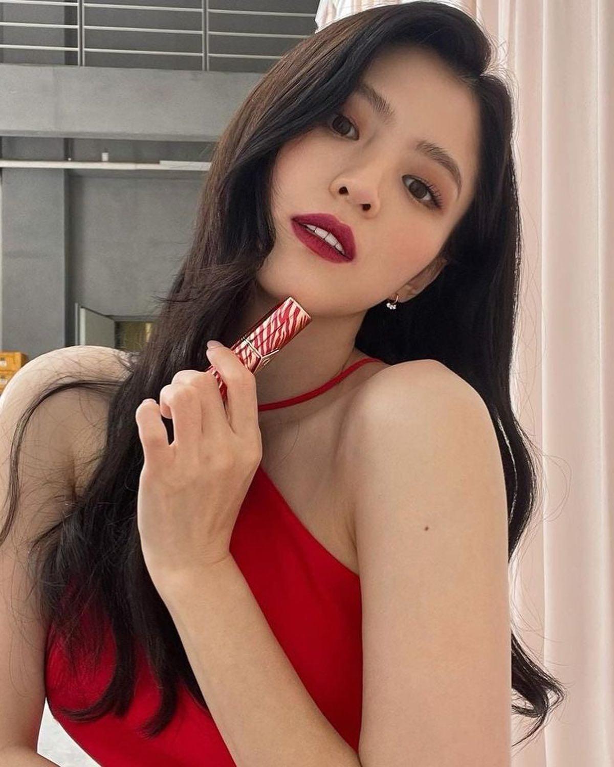 출구없는 한소희의 존예로움💄✨ 이미지1