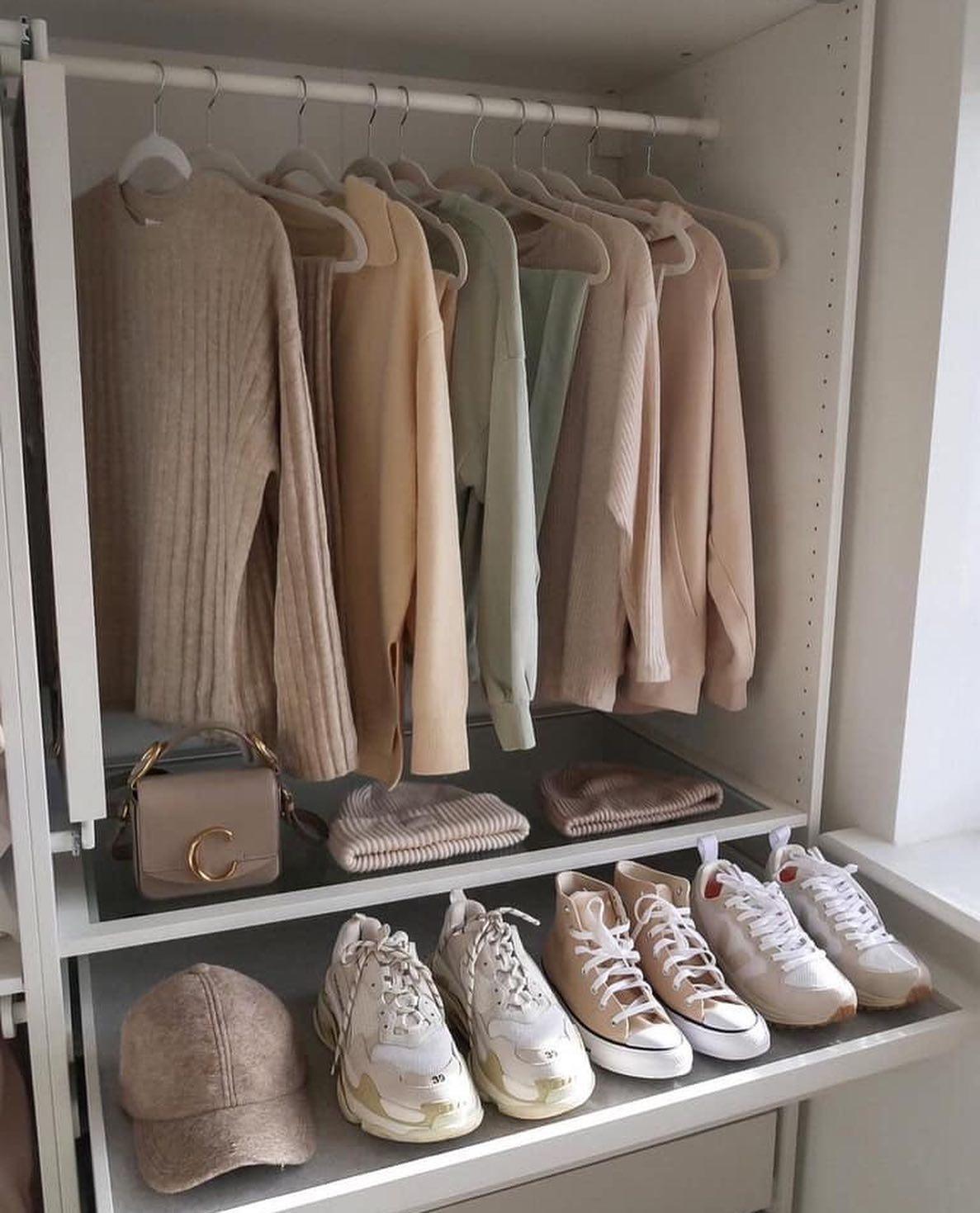 옷장 정리가 필요해✂️🧥👢 이미지4